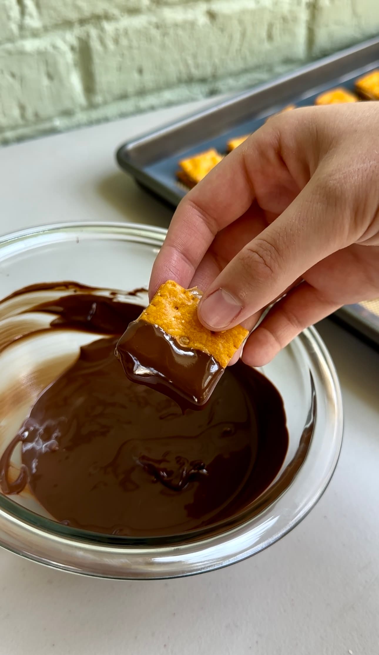 Cheez-It Butterfinger Bites: No-Bake Candy Snack